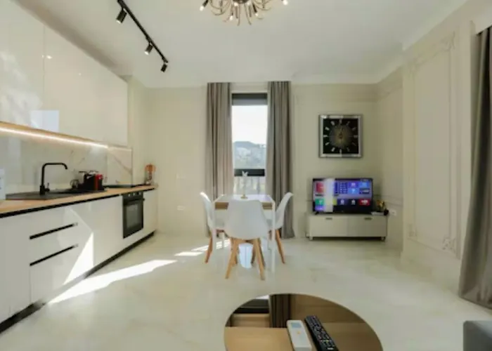 Hideaways 2 , Stunning View & Luxury Tirana
